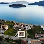 Kostas *