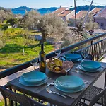 Aparthotel Kostas