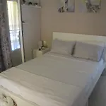 Aparthotel Kostas *