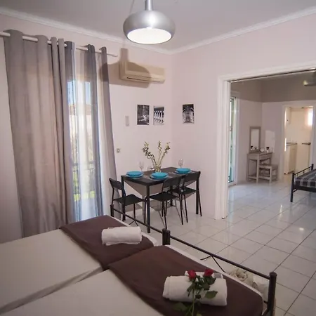Aparthotel Kostas 3*