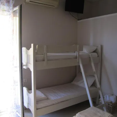 Aparthotel Kostas 3*