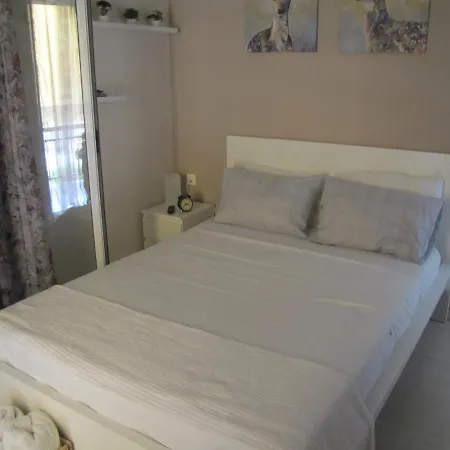 Aparthotel Kostas 3*
