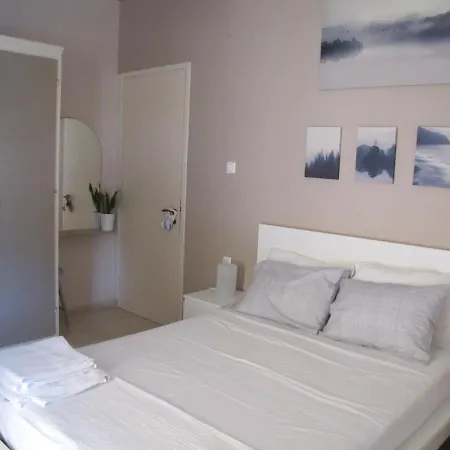 Kostas Aparthotel