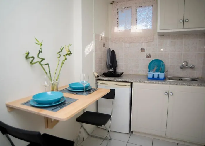 Kostas מלון דירות נידרי