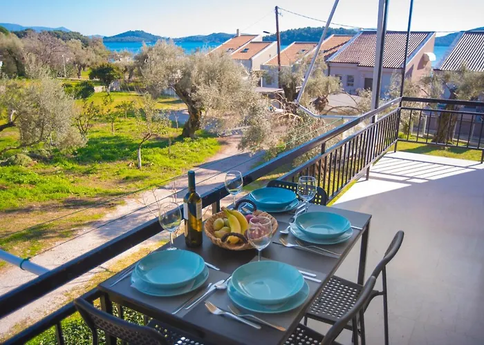 Kostas מלון דירות *