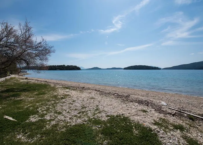 Kostas מלון דירות נידרי