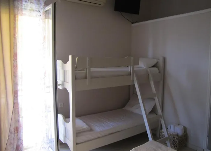 Lägenhetshotell Kostas *